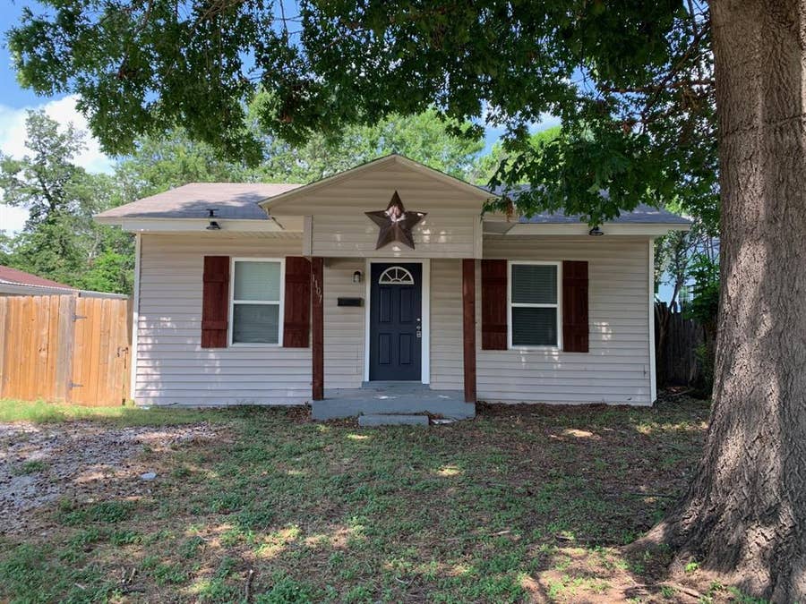 Property photo for 1107 Oxford Street, River Oaks, TX