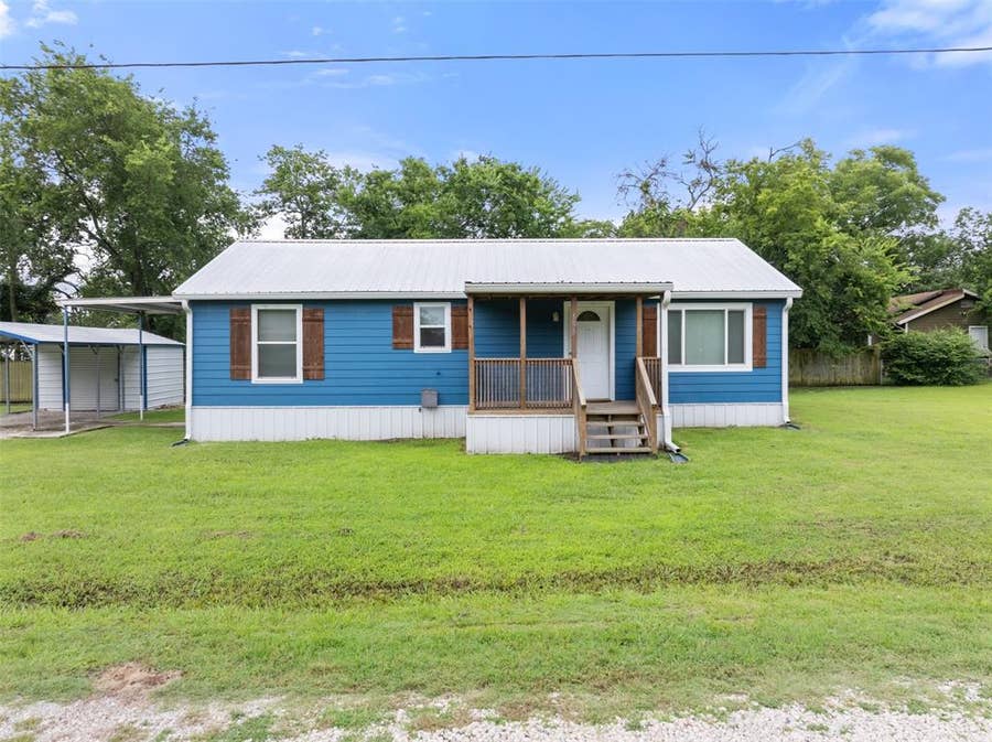 Property photo for 103 New Street, Lone Oak, TX