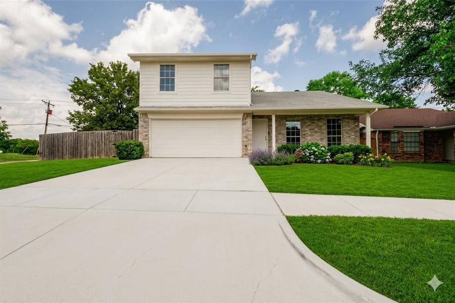 Property photo for 5808 Caprock Drive, Arlington, TX