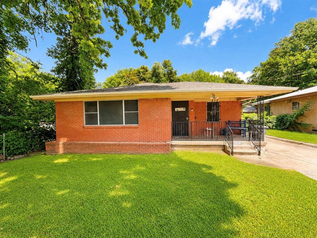 3023 Carpenter Avenue, Dallas, TX 75215 Welcome to 3023 Carpenter Ave.
