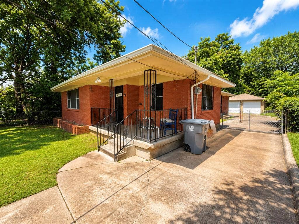 3023 Carpenter Avenue, Dallas, TX 75215 3023 Carpenter Avenue, Dallas, TX 75215