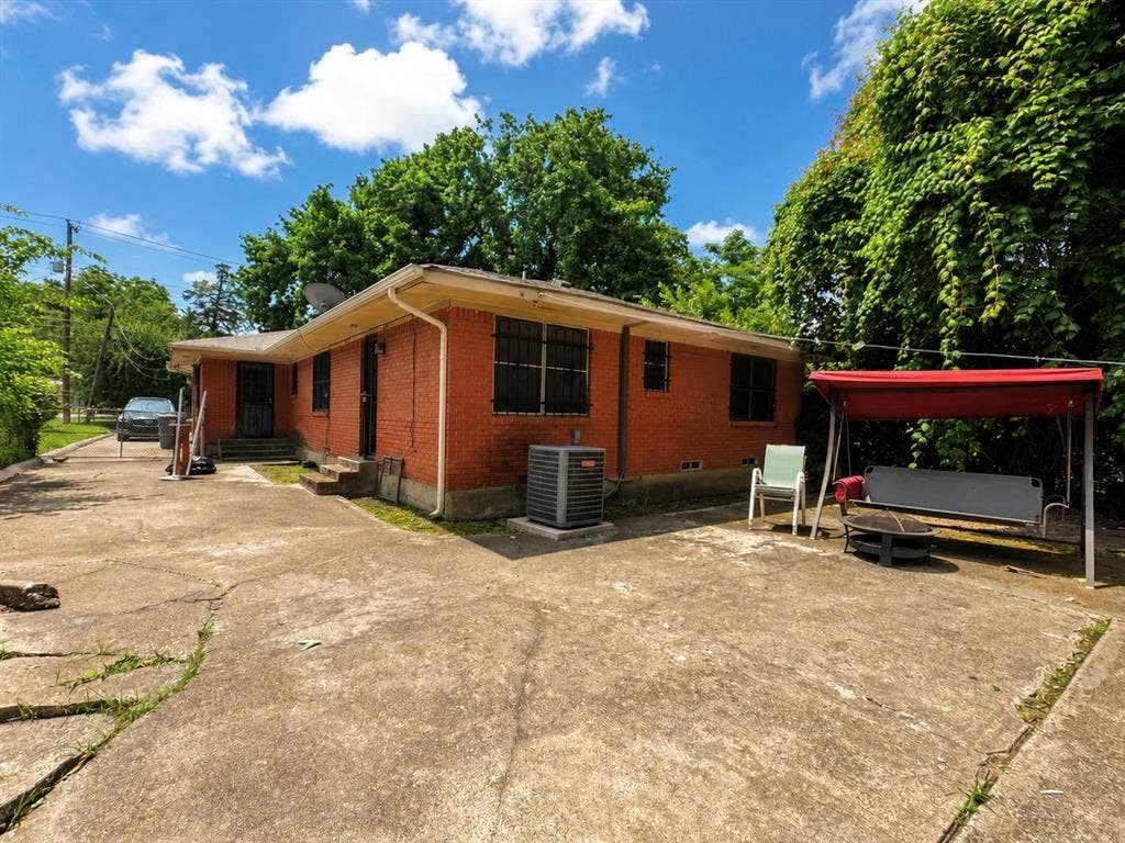 3023 Carpenter Avenue, Dallas, TX 75215 3023 Carpenter Avenue, Dallas, TX 75215