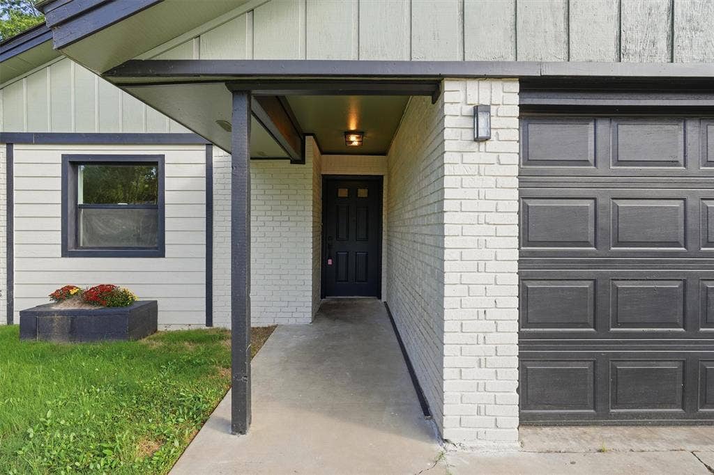 1727 W Doyle Street, Granbury, TX 76048 1727 W Doyle Street, Granbury, TX 76048