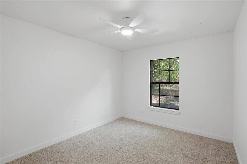 1727 W Doyle Street, Granbury, TX 76048 1727 W Doyle Street, Granbury, TX 76048