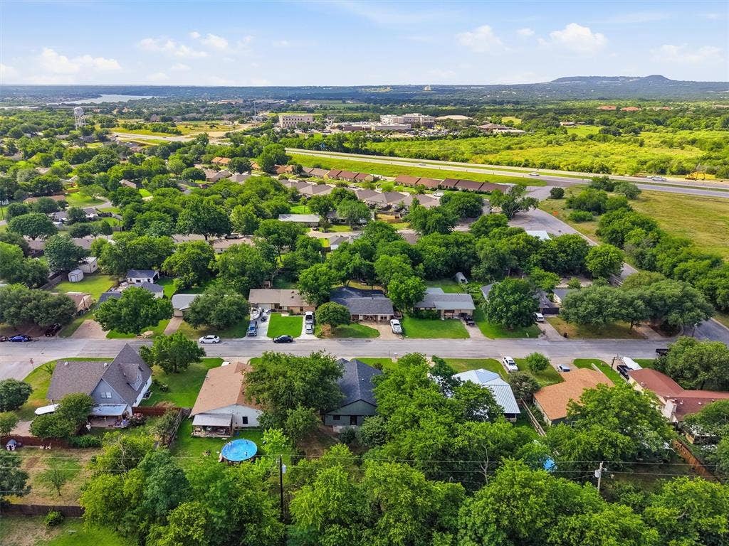 1727 W Doyle Street, Granbury, TX 76048 1727 W Doyle Street, Granbury, TX 76048