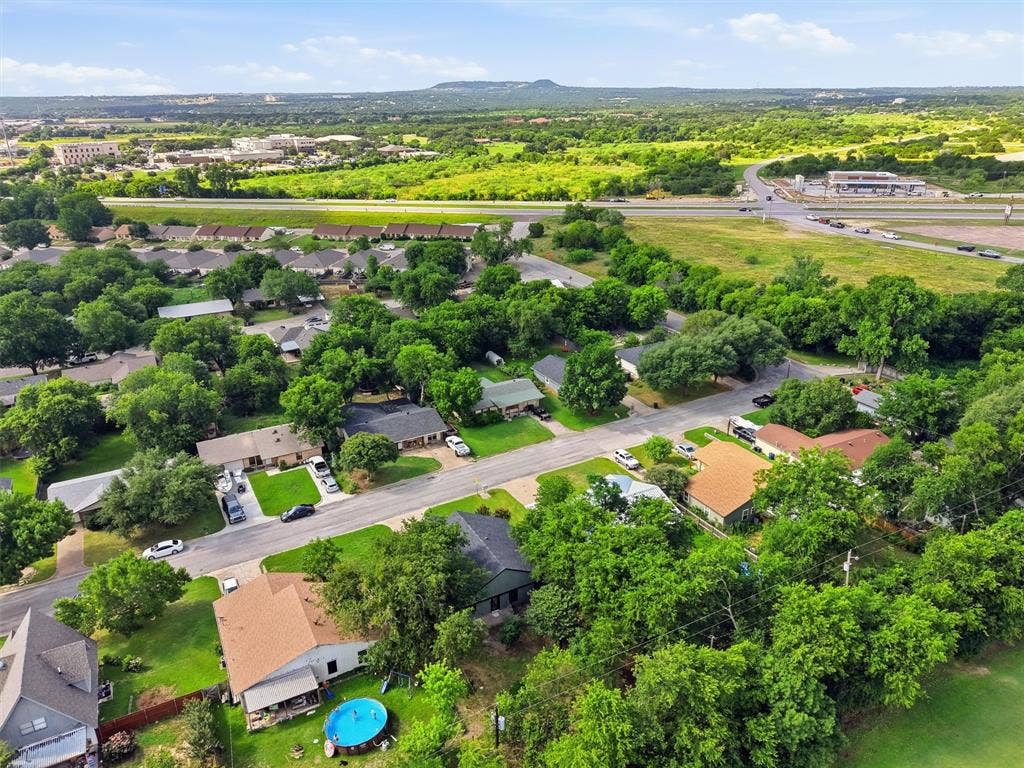 1727 W Doyle Street, Granbury, TX 76048 1727 W Doyle Street, Granbury, TX 76048