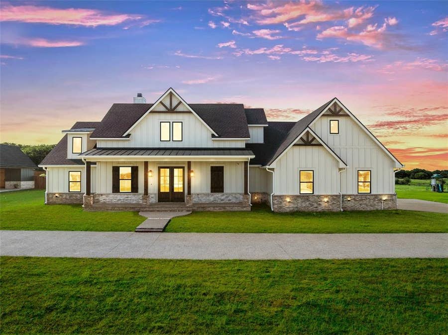 Property photo for 206 Southern Heights Drive, Lorena, TX