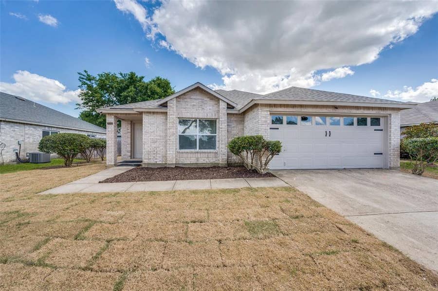 Property photo for 700 Capricorn Street, Cedar Hill, TX