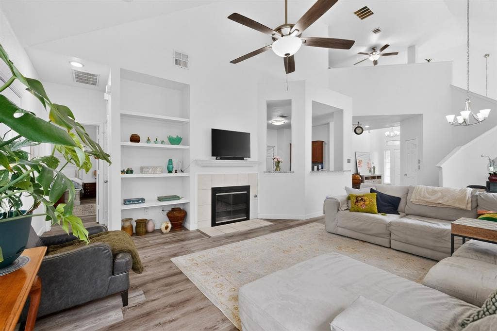 9756 Old Field Drive, McKinney, TX 75072 9756 Old Field Drive, McKinney, TX 75072