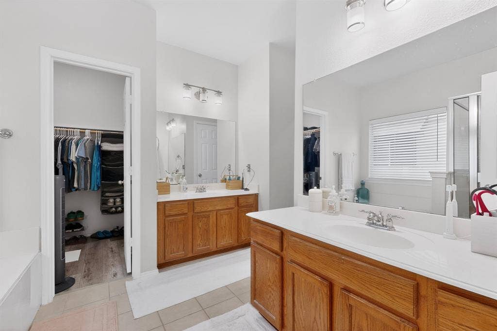 9756 Old Field Drive, McKinney, TX 75072 9756 Old Field Drive, McKinney, TX 75072