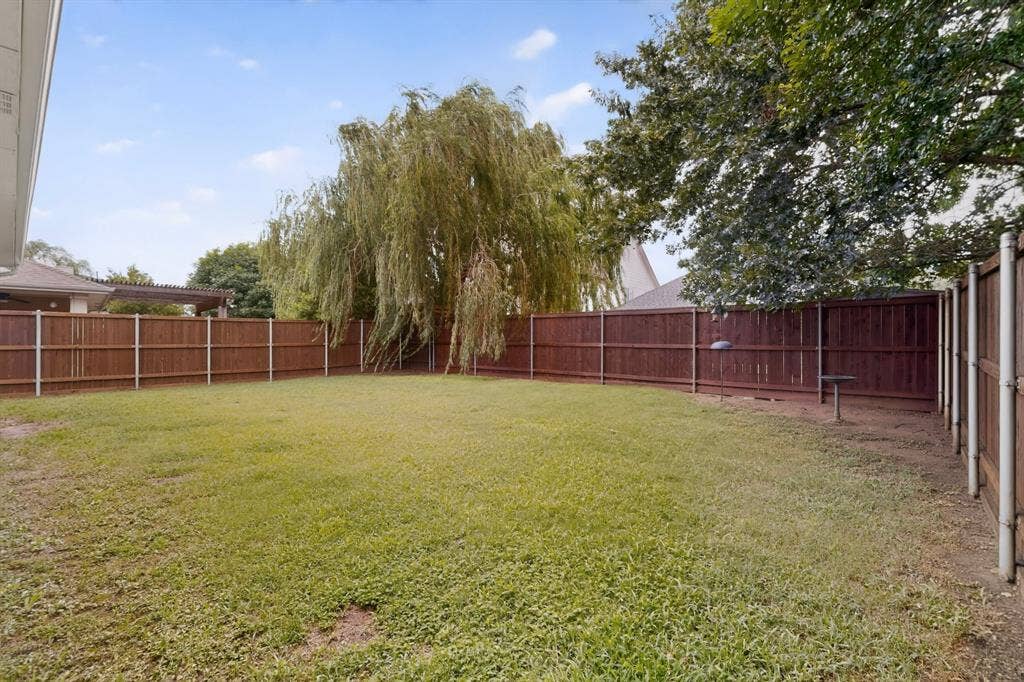 9756 Old Field Drive, McKinney, TX 75072 9756 Old Field Drive, McKinney, TX 75072
