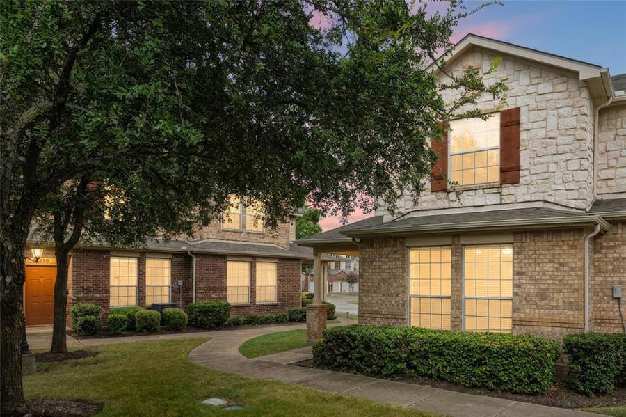 Property photo for 2722 Hyde Park Drive, Grand Prairie, TX