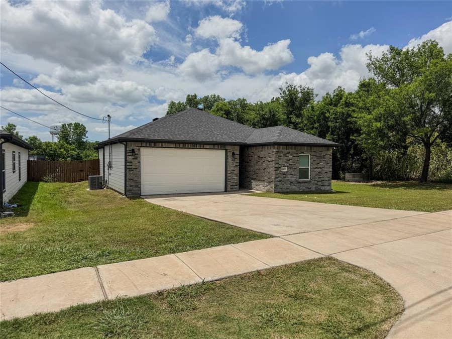 Property photo for 3105 Spencer Street, Greenville, TX