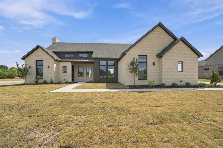Property photo for 6040 Lindenwood Drive, Midlothian, TX