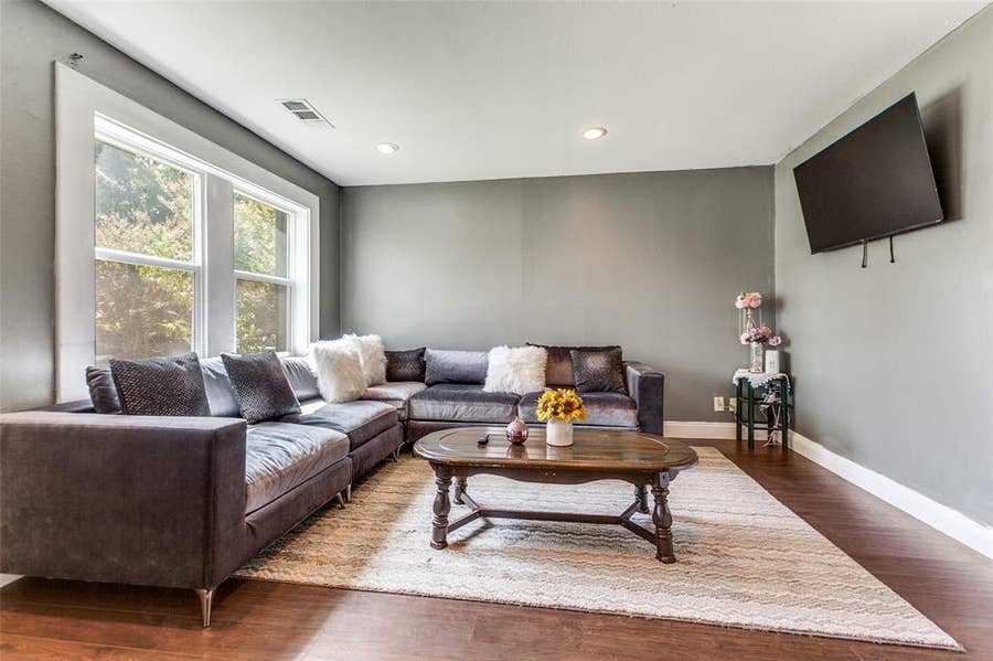 Property photo for 303 N Cottonwood Drive, Richardson, TX