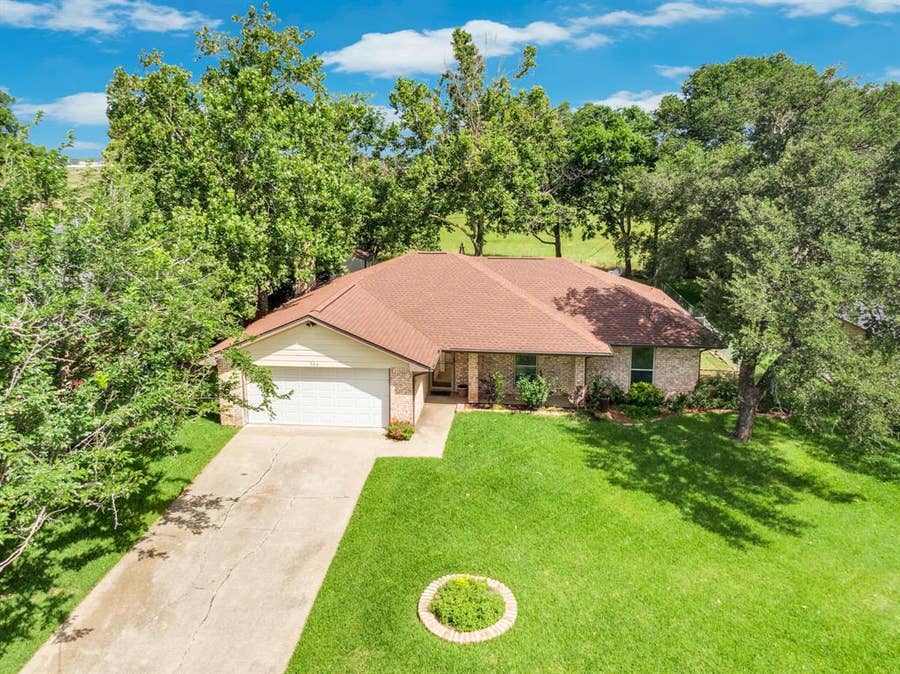Property photo for 504 Kim Avenue, Ennis, TX