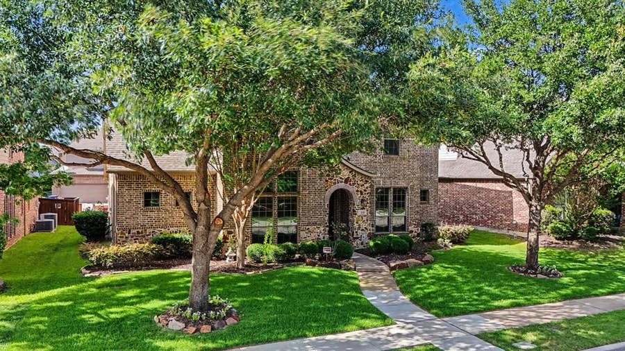 Property photo for 860 Blackberry Lane, Allen, TX