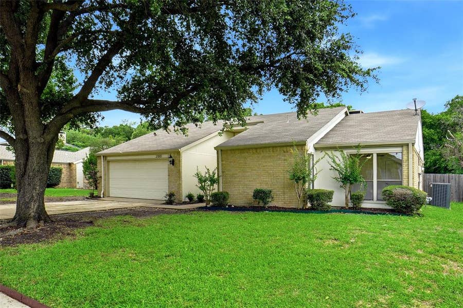 Property photo for 2001 Jasmine Lane, Plano, TX
