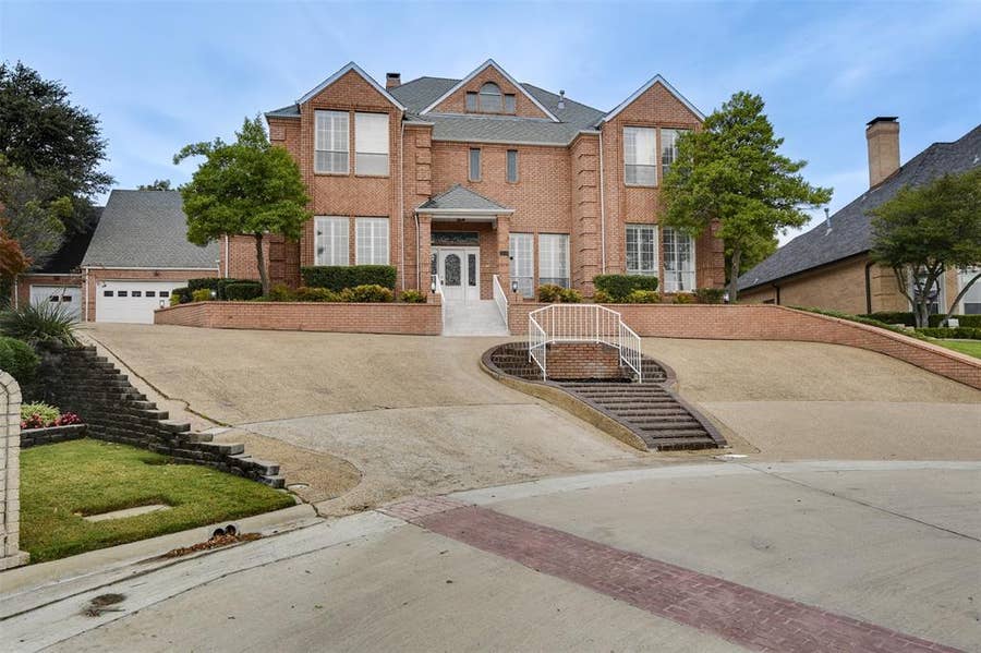 Property photo for 2121 Shari Lane, Garland, TX