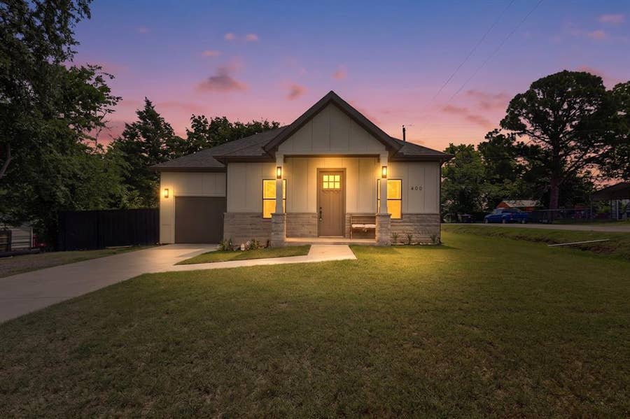 Property photo for 400 Kenny Drive, West Tawakoni, TX