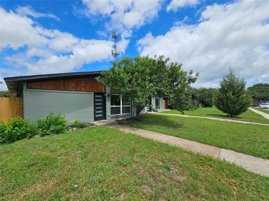 Property photo for 1725 R Avenue, #1725, Plano, TX