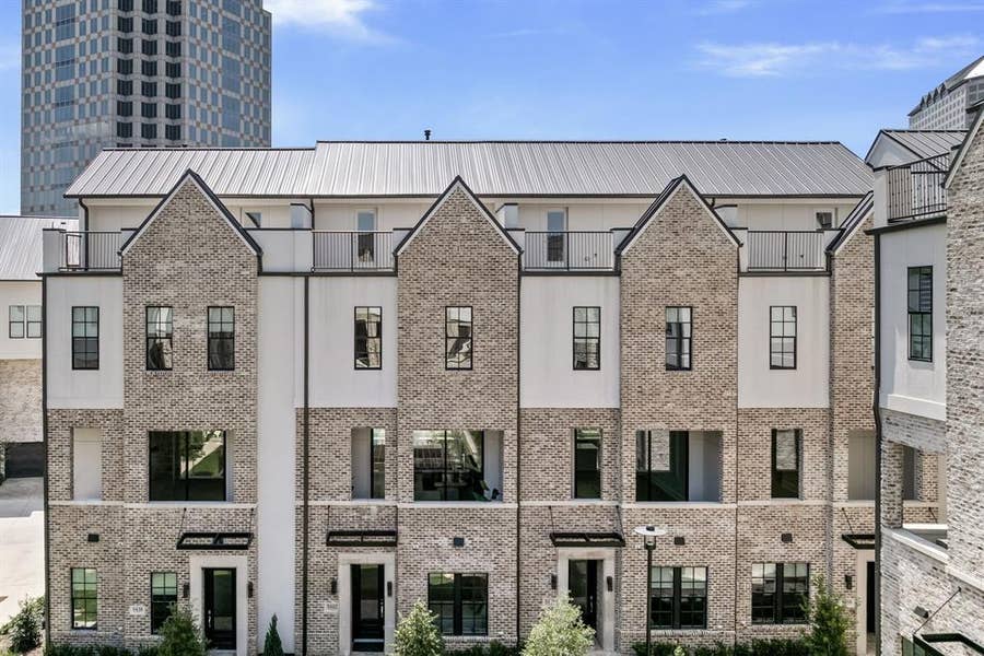Property photo for 5465 Patterson Court, Irving, TX