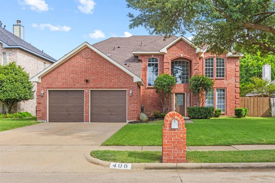 Property photo for 406 Hampton Circle, Grand Prairie, TX