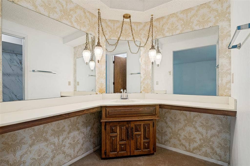 527 Dinalynn Street, Mesquite, TX 75149 527 Dinalynn Street, Mesquite, TX 75149
