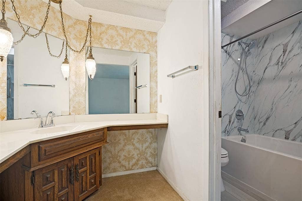 527 Dinalynn Street, Mesquite, TX 75149 527 Dinalynn Street, Mesquite, TX 75149