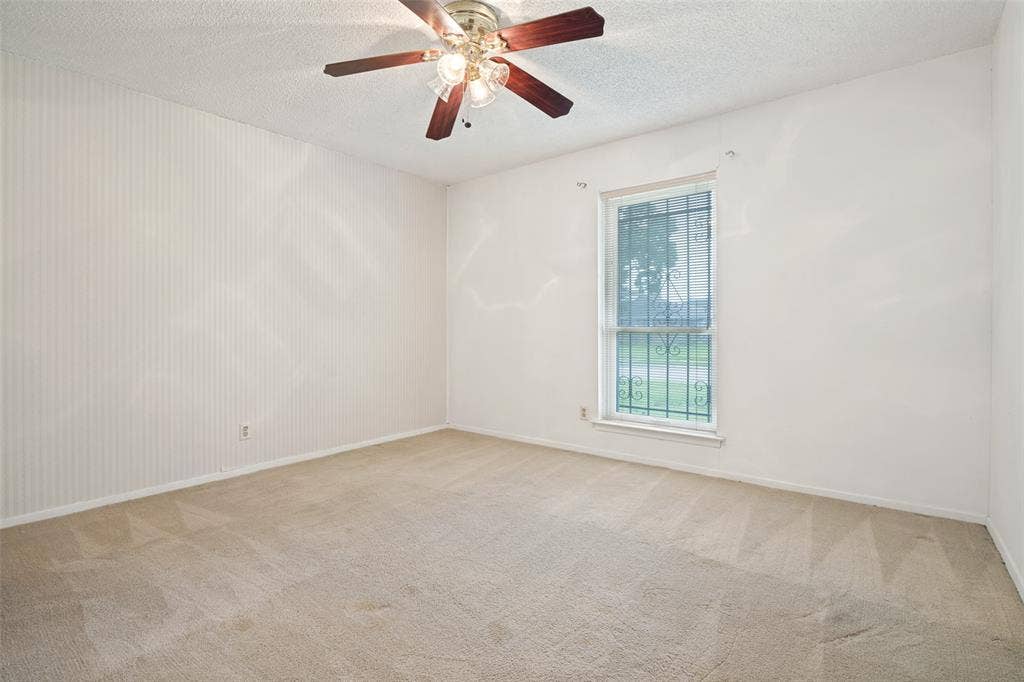 527 Dinalynn Street, Mesquite, TX 75149 527 Dinalynn Street, Mesquite, TX 75149
