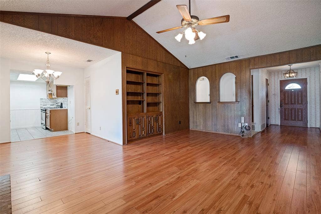 527 Dinalynn Street, Mesquite, TX 75149 527 Dinalynn Street, Mesquite, TX 75149