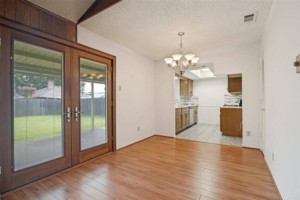 527 Dinalynn Street, Mesquite, TX 75149 527 Dinalynn Street, Mesquite, TX 75149