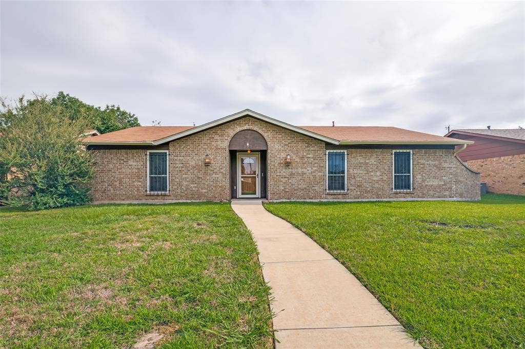 527 Dinalynn Street, Mesquite, TX 75149 527 Dinalynn Street, Mesquite, TX 75149