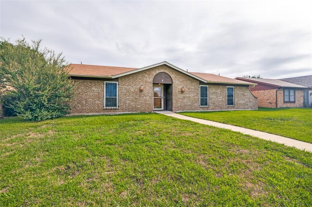 527 Dinalynn Street, Mesquite, TX 75149 527 Dinalynn Street, Mesquite, TX 75149