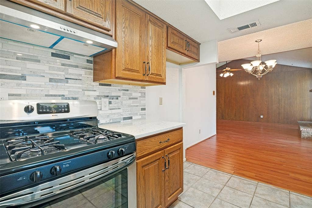 527 Dinalynn Street, Mesquite, TX 75149 527 Dinalynn Street, Mesquite, TX 75149