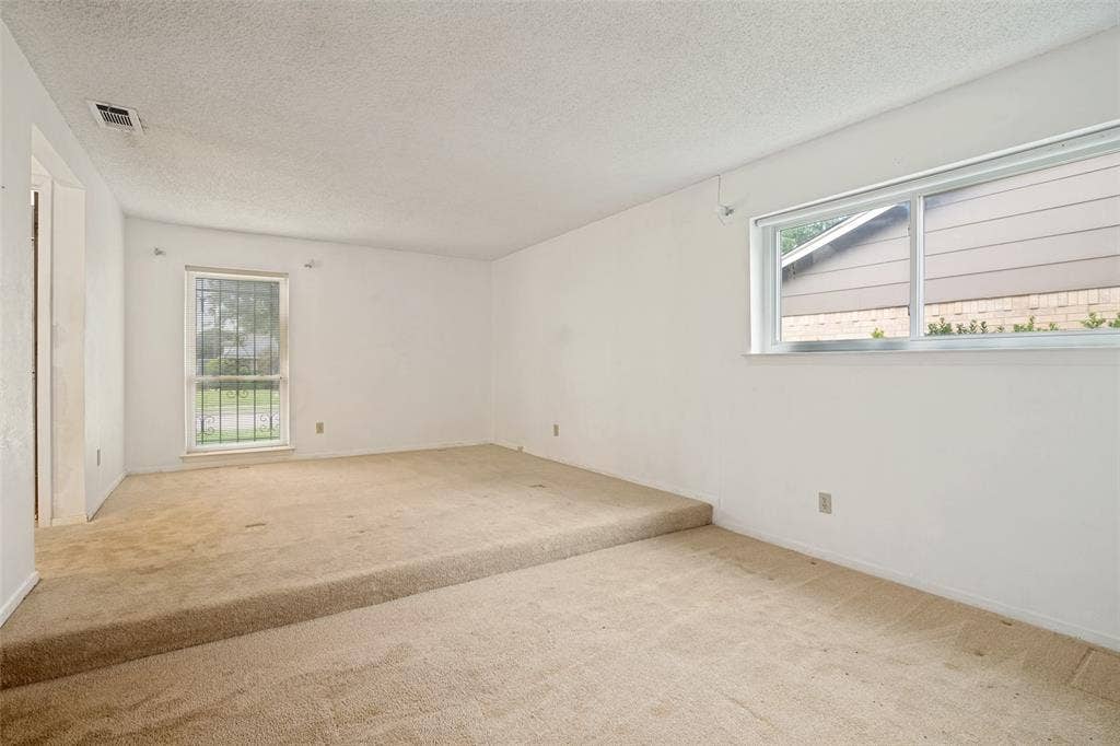 527 Dinalynn Street, Mesquite, TX 75149 527 Dinalynn Street, Mesquite, TX 75149