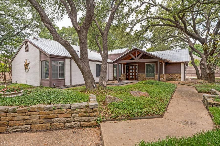Property photo for 5939 Bent Creek Trail, Dallas, TX