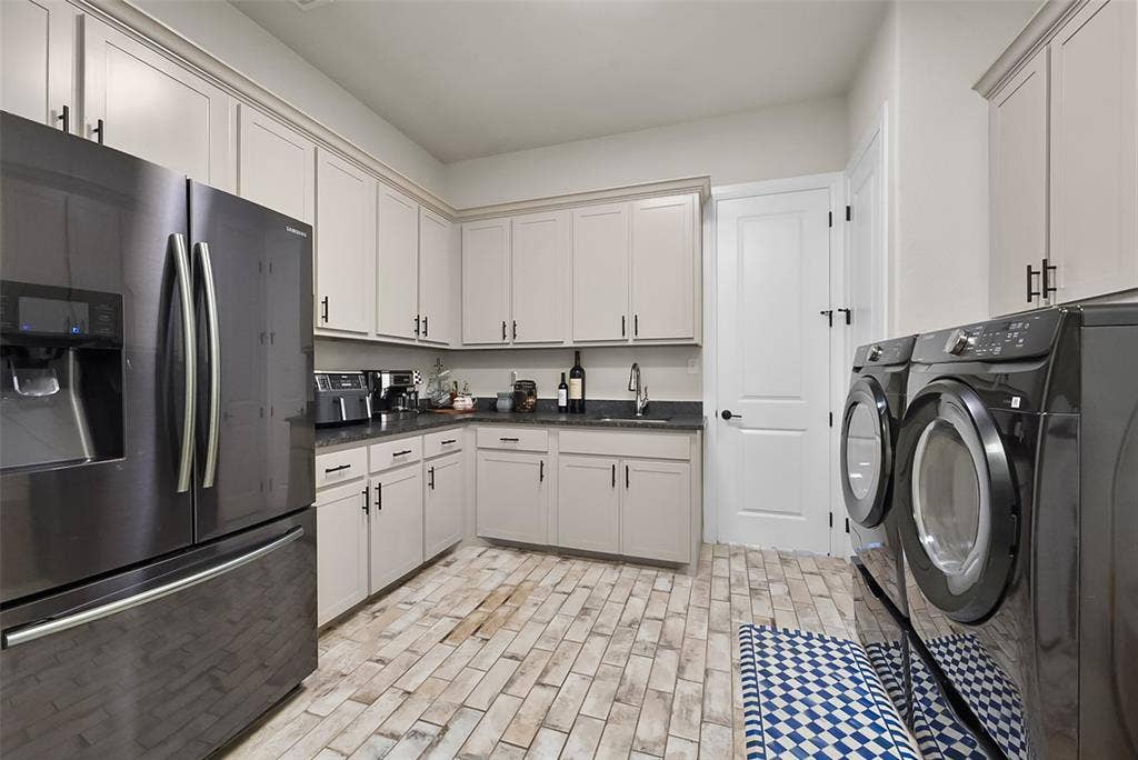 863 Alto Bonito Court, Godley, TX 76044 863 Alto Bonito Court, Godley, TX 76044