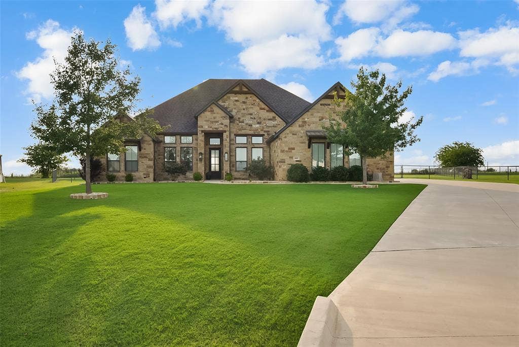 863 Alto Bonito Court, Godley, TX 76044 863 Alto Bonito Court, Godley, TX 76044