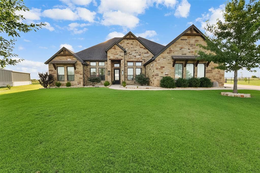 863 Alto Bonito Court, Godley, TX 76044 863 Alto Bonito Court, Godley, TX 76044
