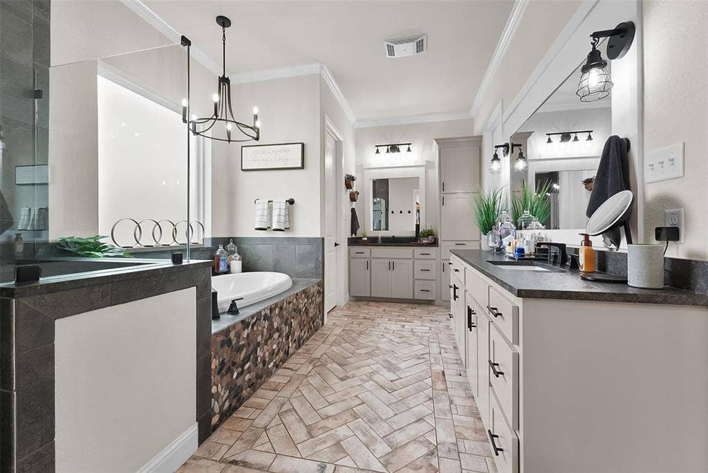 863 Alto Bonito Court, Godley, TX 76044 863 Alto Bonito Court, Godley, TX 76044