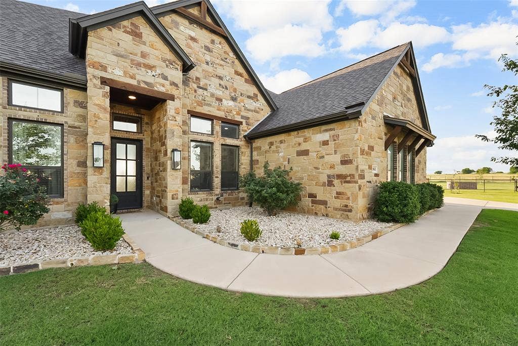 863 Alto Bonito Court, Godley, TX 76044 863 Alto Bonito Court, Godley, TX 76044