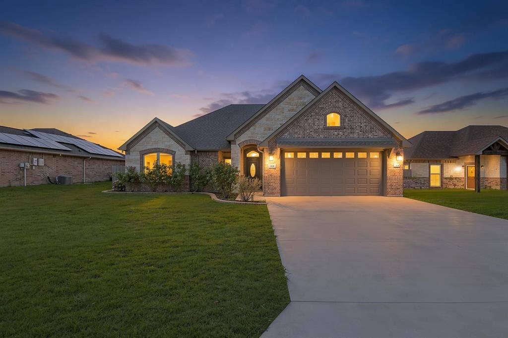 114 Oak Springs Loop, Mabank, TX 75147 114 Oak Springs Loop, Mabank, TX 75147