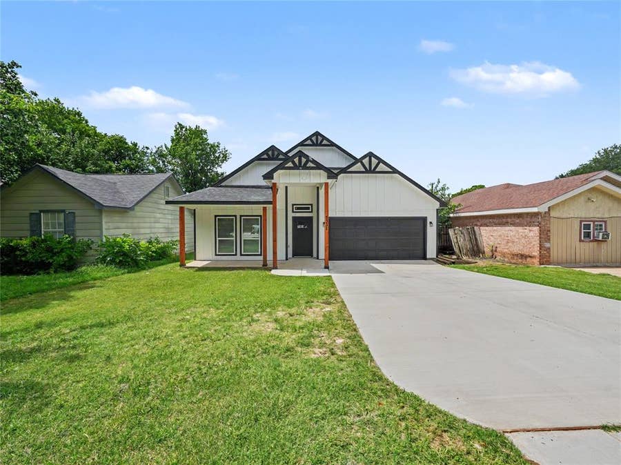 Property photo for 5331 Fernander Drive, Fort Worth, TX