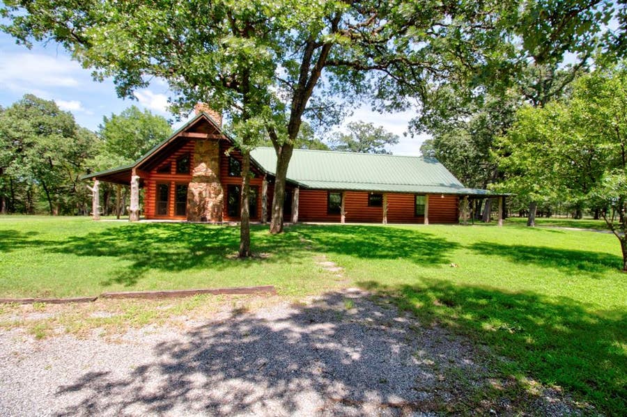 Property photo for 1466 Pearce Street, Collinsville, TX