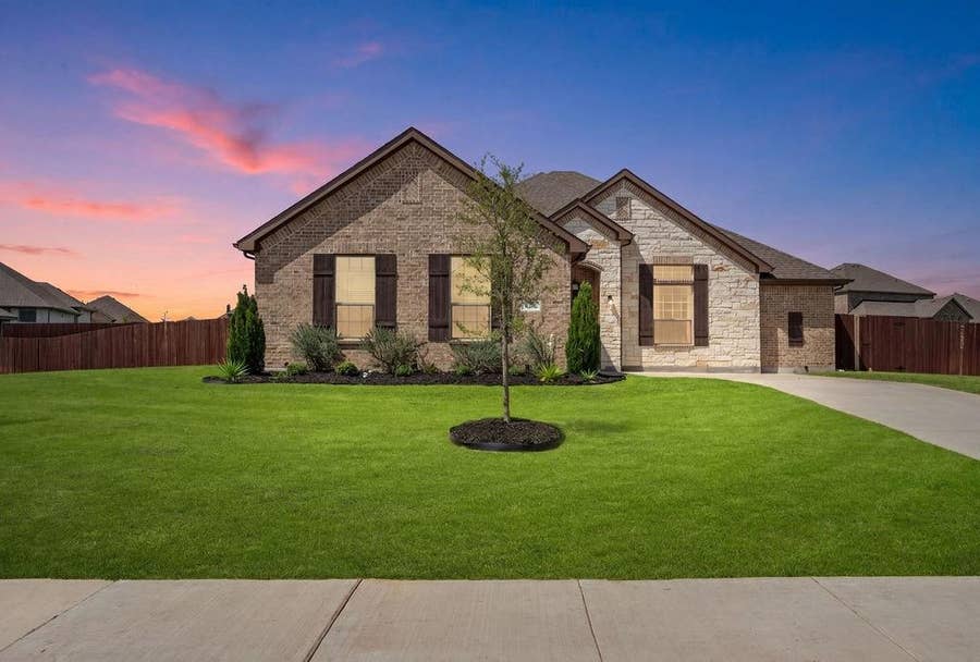 Property photo for 805 Pea Eye Drive, Midlothian, TX