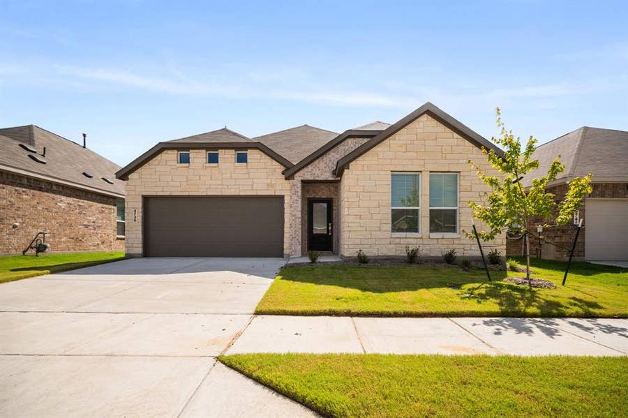 Property photo for 4736 Paynes Valley Drive, Ennis, TX