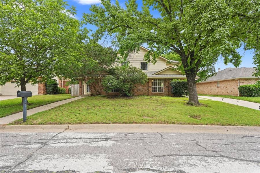 Property photo for 4007 Ridgebrook Drive, Arlington, TX
