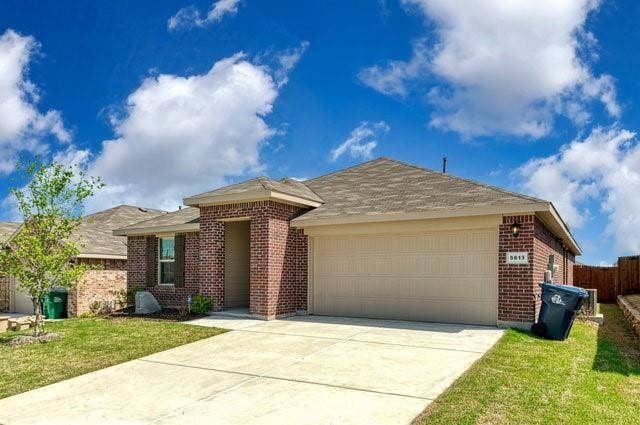 Property photo for 5813 Morrow Point Drive, Denton, TX