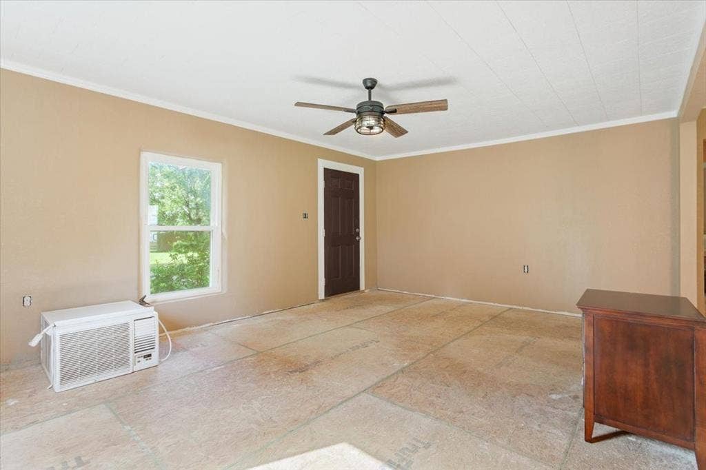 1084 Speegle Road, Woodway, TX 76712 Living Room